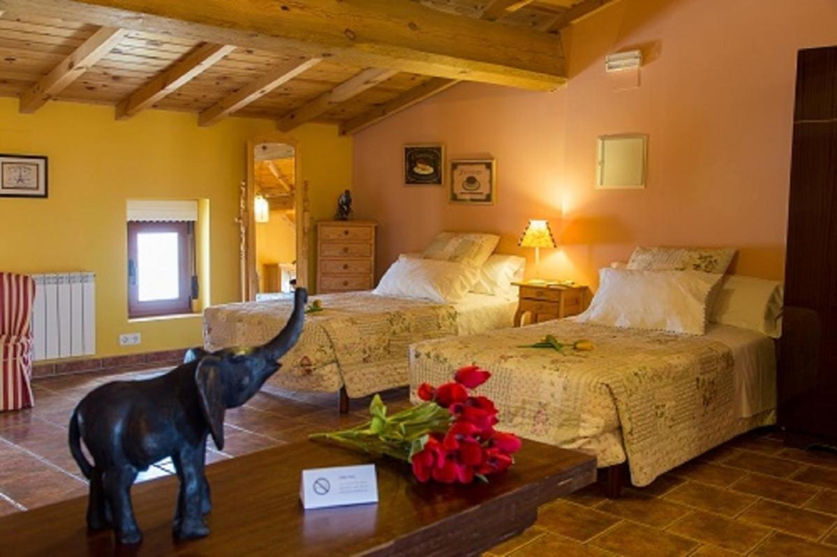 Castronuno Beautiful Alamedas - Una Casa Rural Con Una Historia Unica מראה חיצוני תמונה