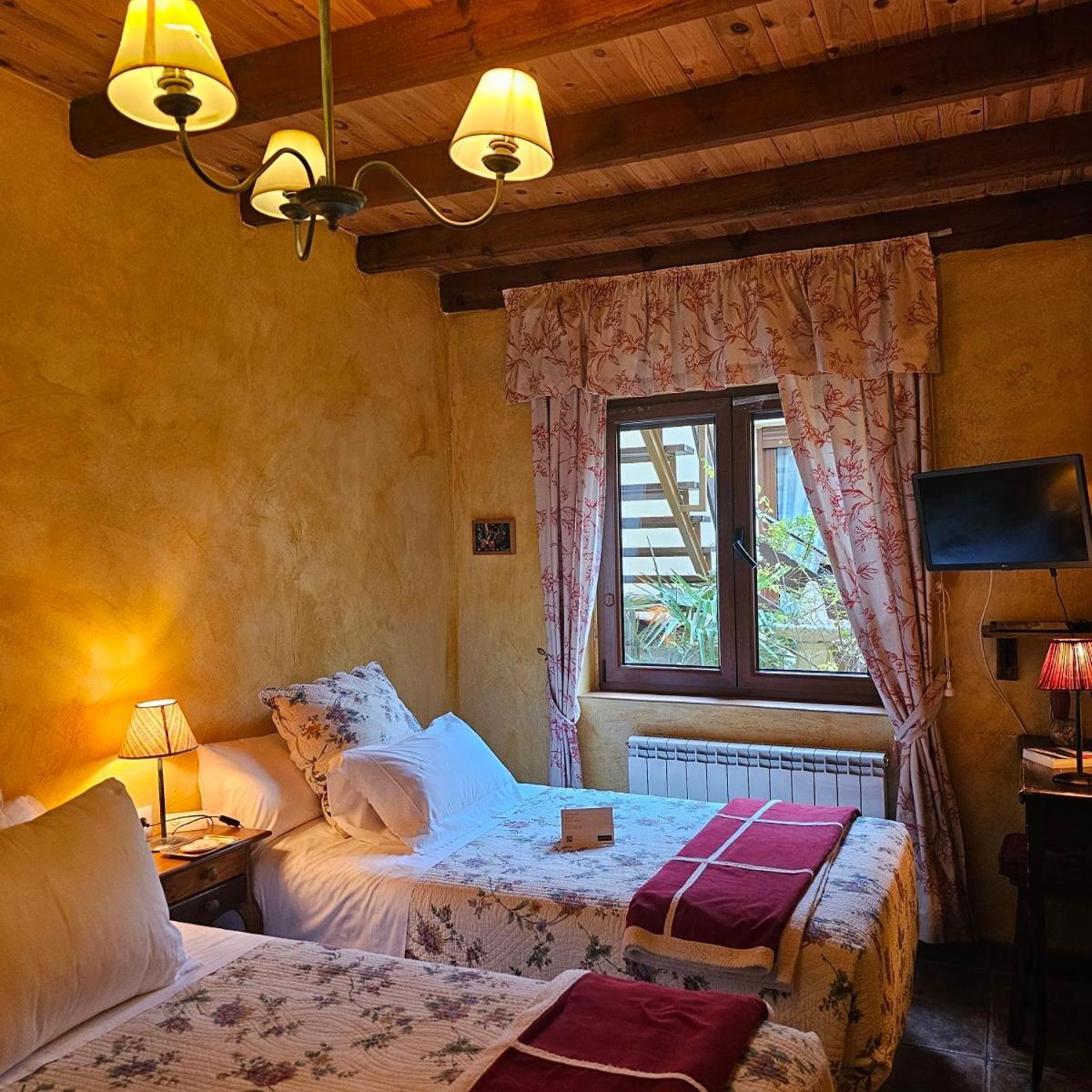 Castronuno Beautiful Alamedas - Una Casa Rural Con Una Historia Unica מראה חיצוני תמונה